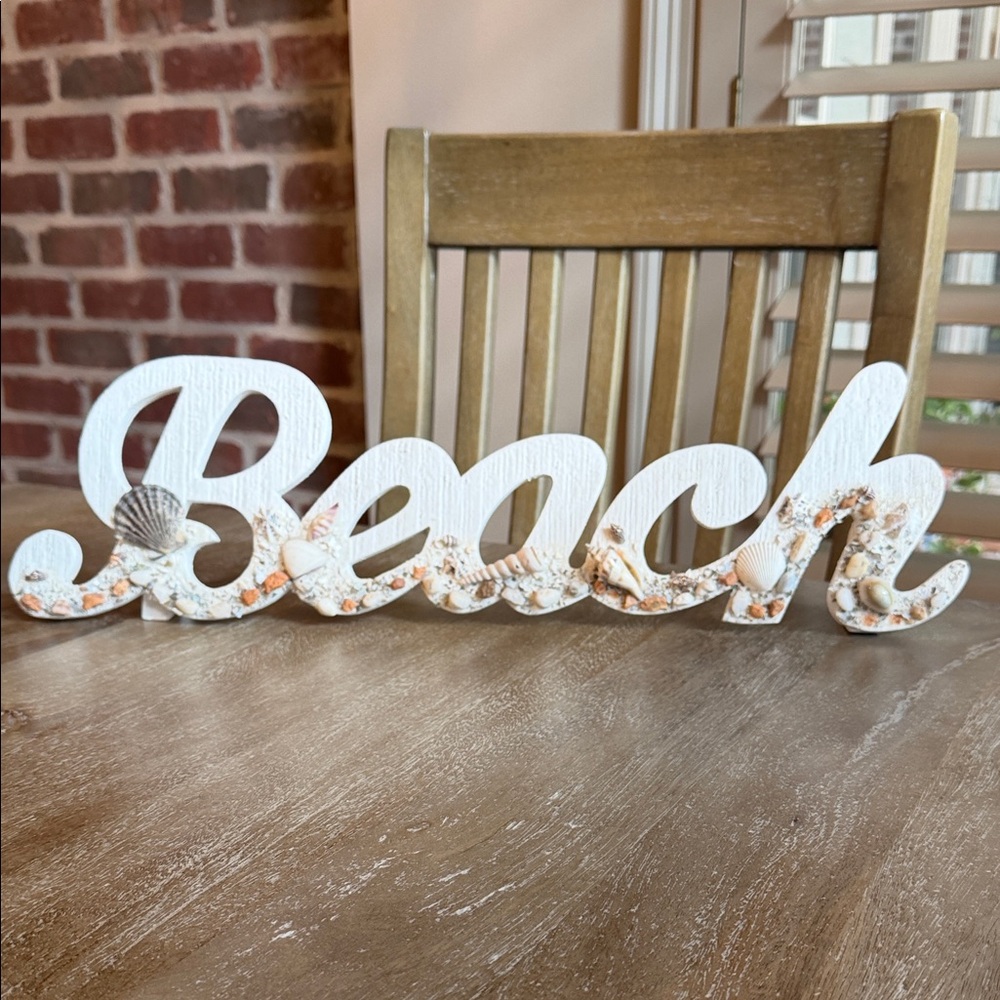 Freestanding Wood & Seashell “Beach” Sign